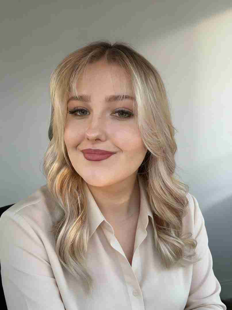 Photo of Meg, apprentice to Marketing Associate at Navigation Wealth Mangement.